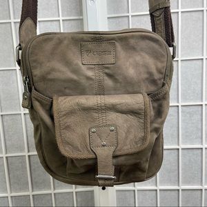 Cremieux Mens Medium Messenger Bag